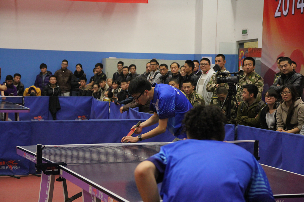 2014年四川省高校第二届大学生乒乓球比赛在西南交大体育馆举行
